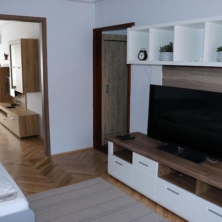 Petofi Apartman Apartment Szeged Ngoại thất bức ảnh