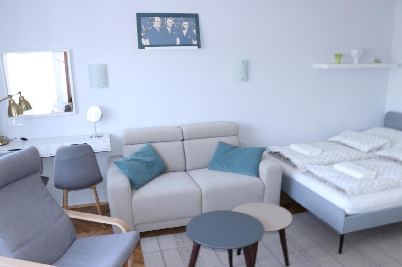 Petofi Apartman Apartment Szeged Ngoại thất bức ảnh